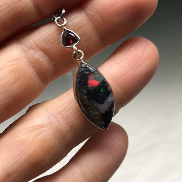 Fire opal in hematite with garnet pendant choker - Picture 2 of 11